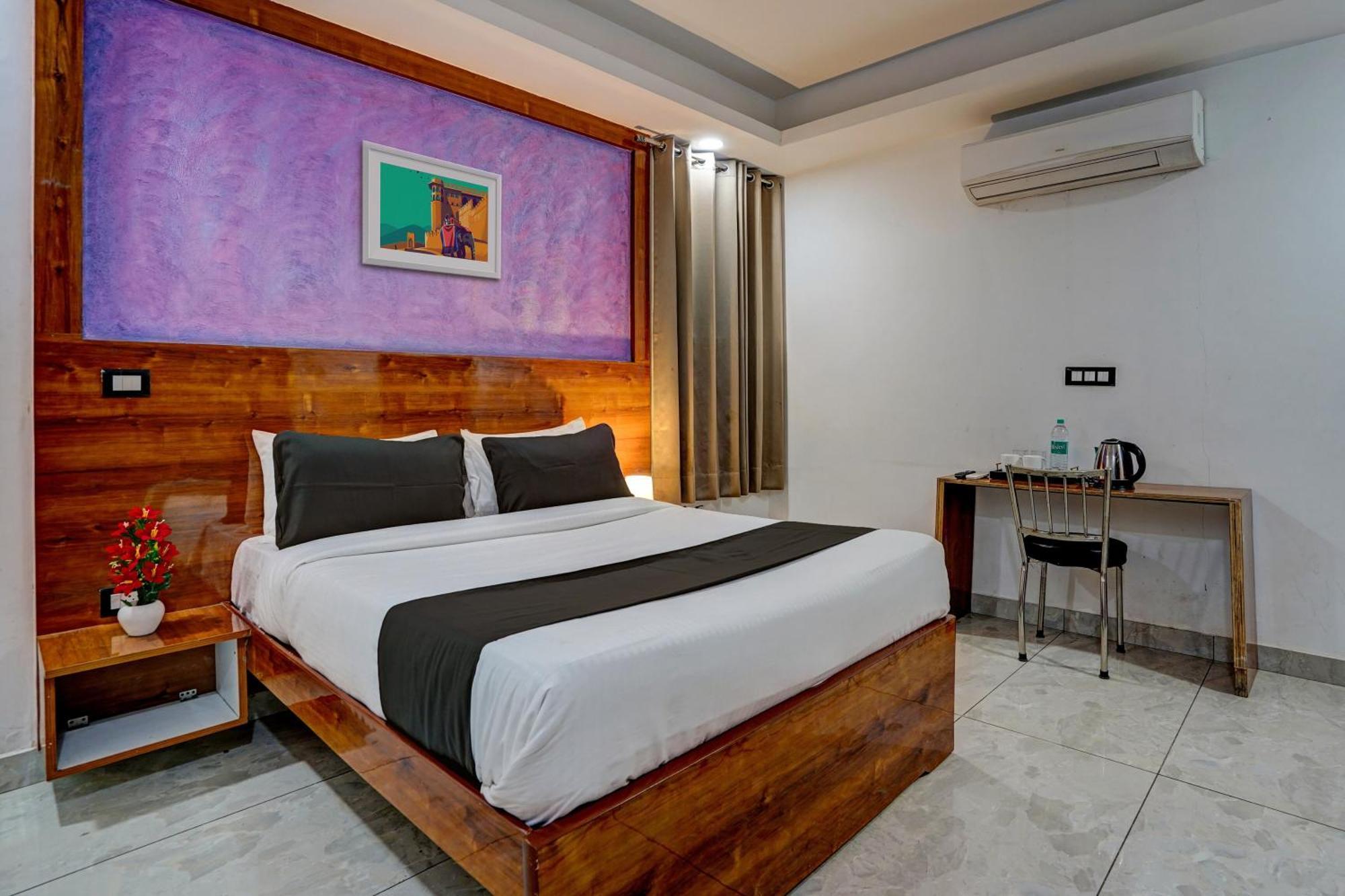 Hotel Hight Krone A Family Hotel Near Igi Airport Delhi New Delhi Exteriör bild