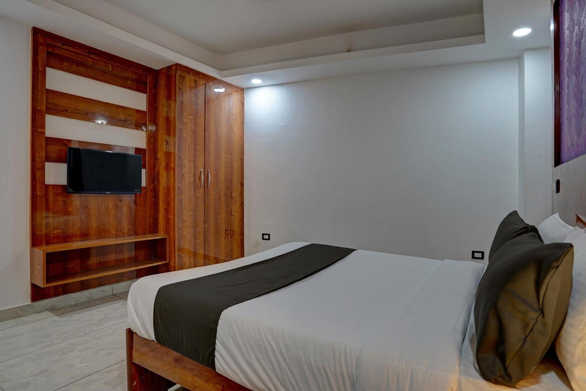 Hotel Hight Krone A Family Hotel Near Igi Airport Delhi New Delhi Exteriör bild